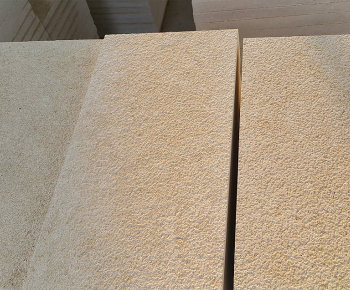 Sunny Bush Hummered l Egyptian Marble